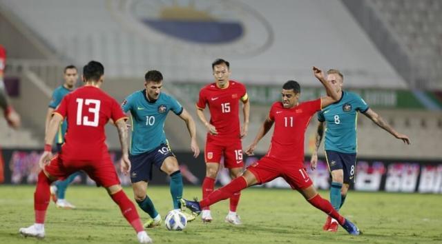 足球-​马德兴：交了四场学费找到理想阵容 国足走上正轨