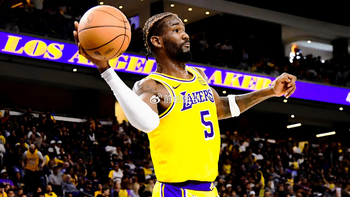 足球-从“蓝领之争”到“20+10救赎”：艾顿用一场23+10证明自己|詹姆斯|湖人|德安德烈·艾顿|卢卡-东契奇|芝加哥公牛队_新浪体育_新浪新闻